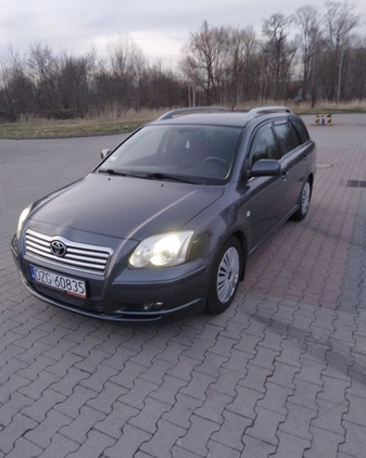 Toyota Avensis cena 16000 przebieg: 220000, rok produkcji 2006 z Bogatynia małe 137